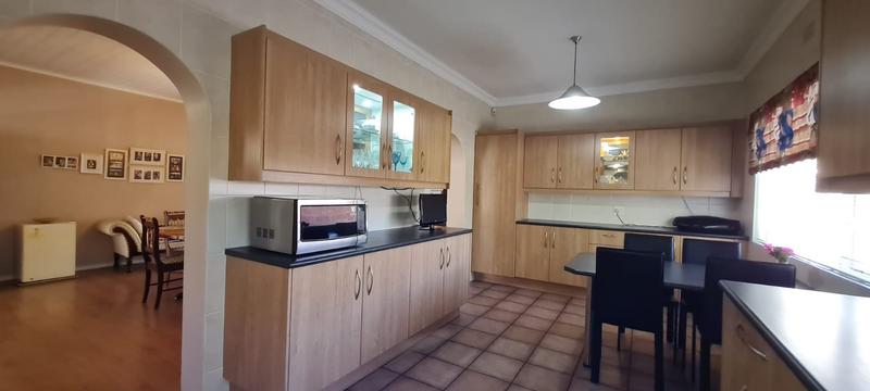 5 Bedroom Property for Sale in De La Haye Western Cape